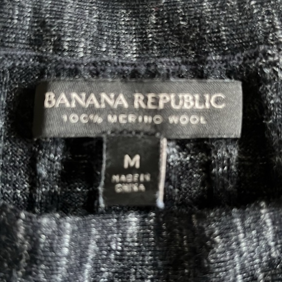 Banana Republic Merino Wool Sweater - Picture 2 of 2